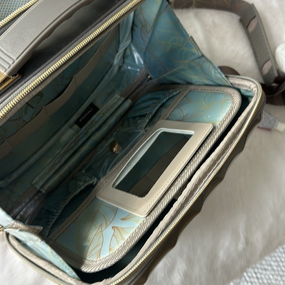 Triforce Makeup Case - Picture 12 of 12